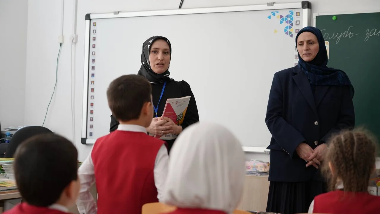 Сапижат Мазаева провела для участников программы «Доблесть гор» экскурсию