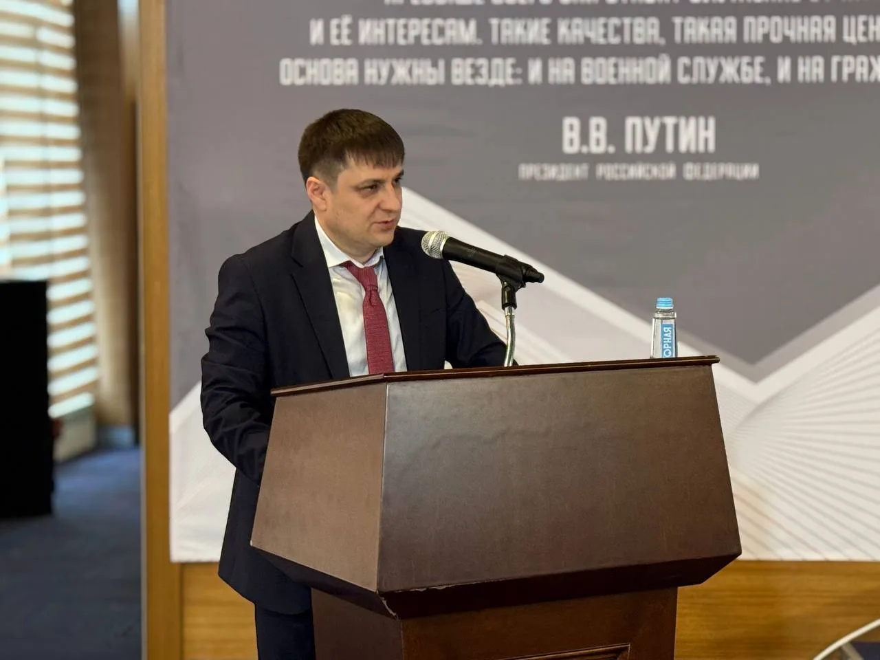 Махач Омаров отметил, что для Дагестана особенно важно, чтобы каждый руководитель понимал, как именно работает связка между республиканскими властями и муниципалитетами