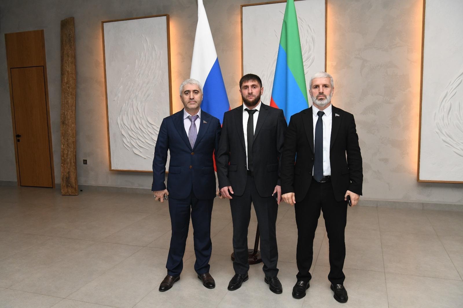 Участник программы «Доблесть гор» Юсуп Салибиев принял участие в круглом столе Комитета Государственной Думы ФС РФ на тему: «Совершенствование правового регулирования деятельности экскурсоводов (гидов), гидов-переводчиков и инструкторов-проводников»