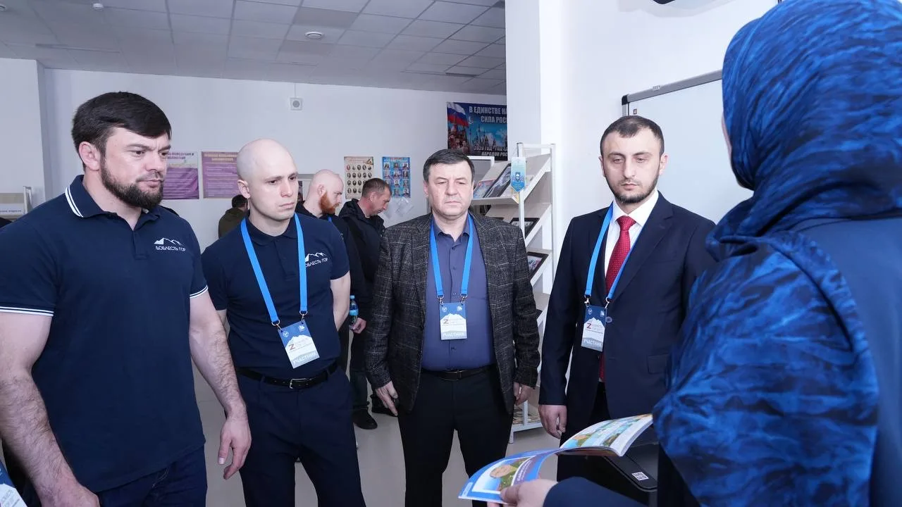 Сапижат Мазаева провела для участников программы «Доблесть гор» экскурсию